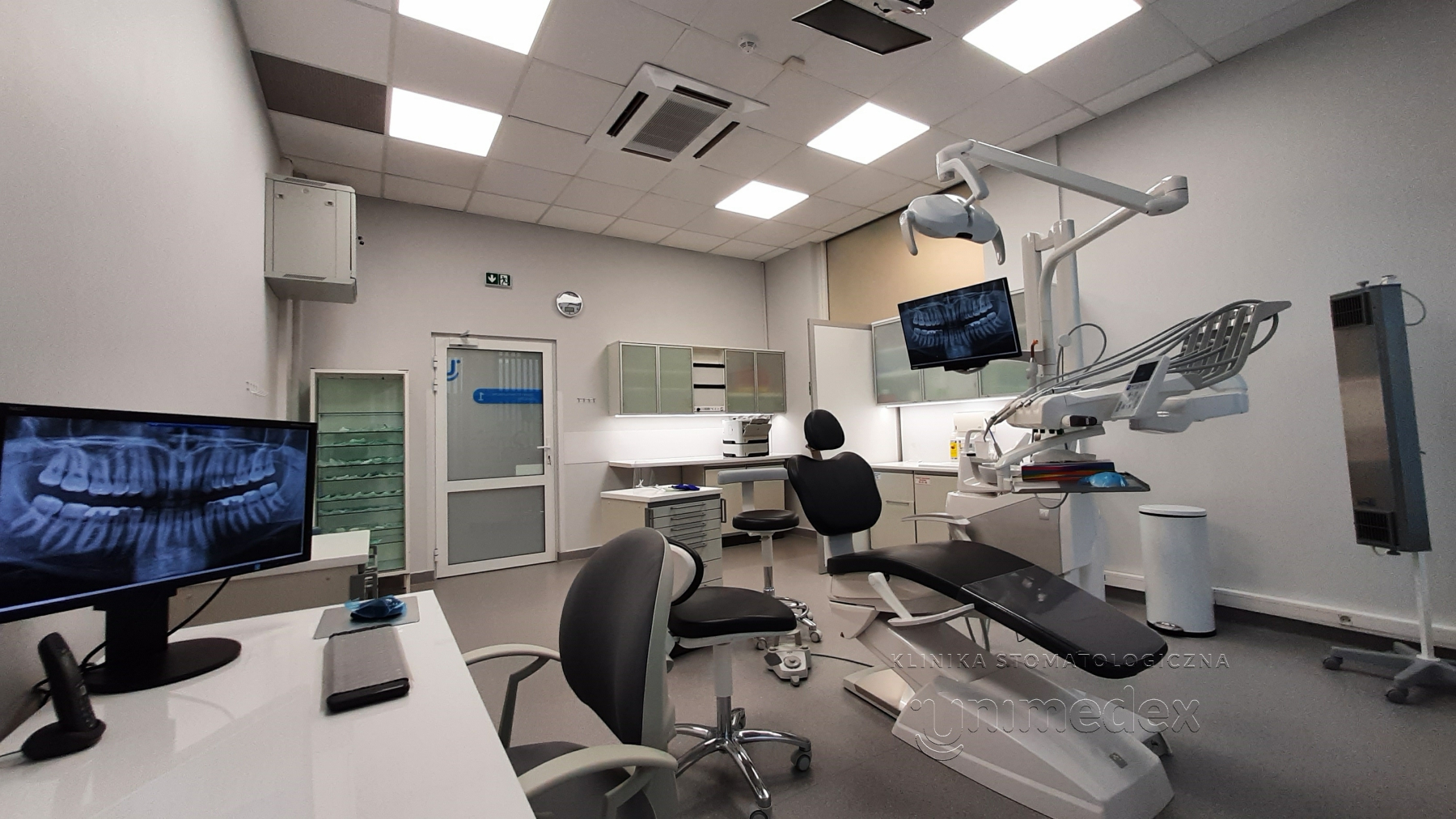 Klinika Stomatologiczna Unimedex - Gabinet nr 1 - drzwi