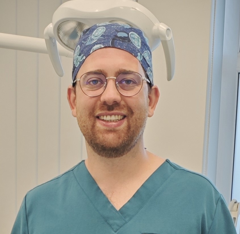 Dr Ariel